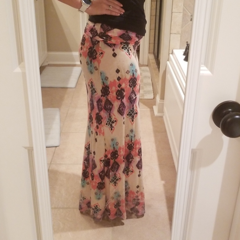 LOVE CULTURE: Maxi skirt πHPπ - Picture 1 of 4
